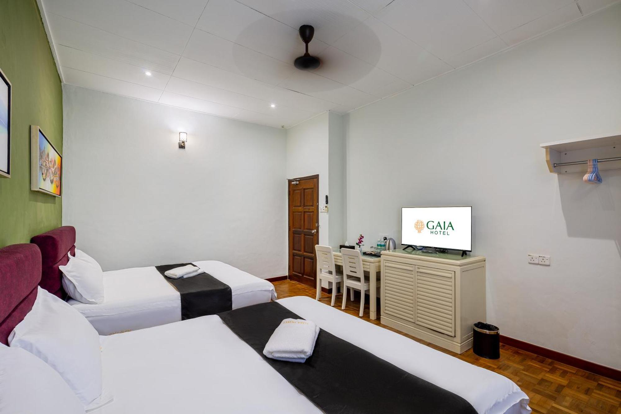 Gaia Hotel Tanjung Bungah  Buitenkant foto